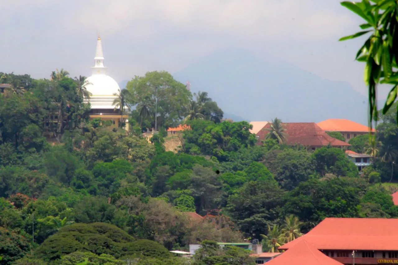 J Hostel Kandy 0*,