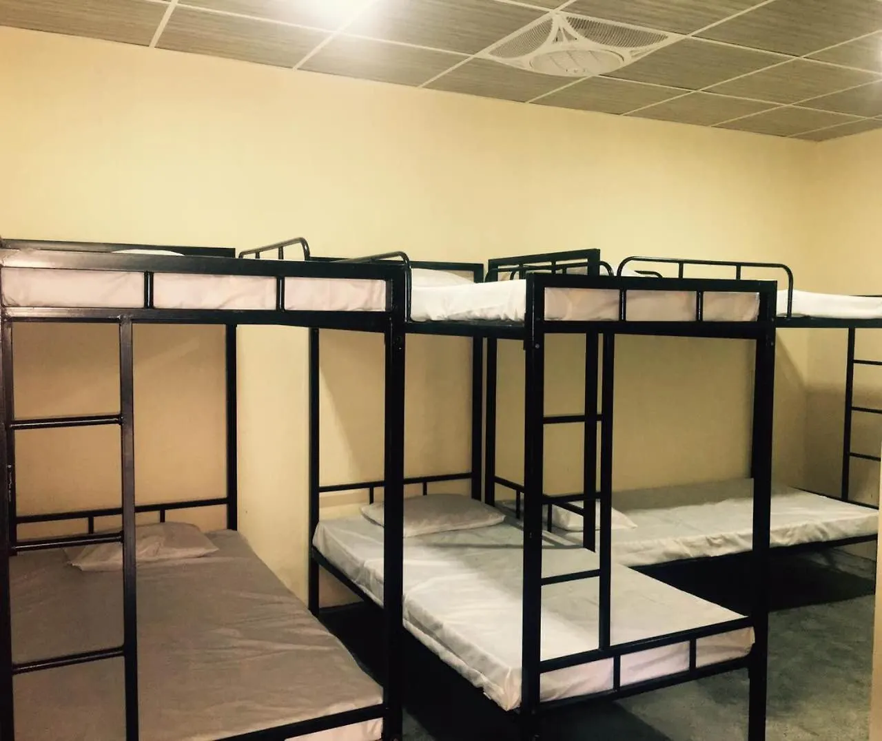 J Hostel Kandy